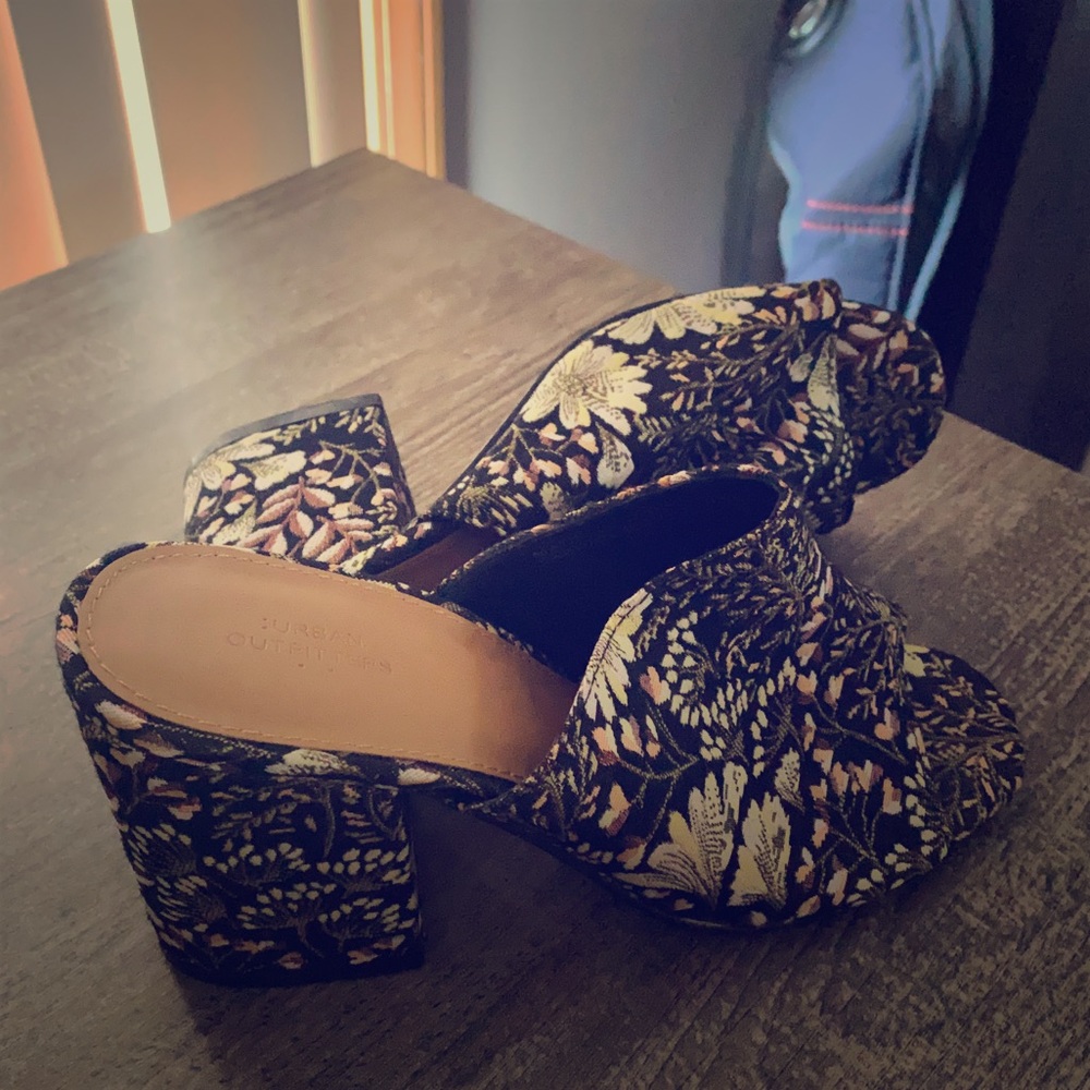 Urban Outfitters Sandals